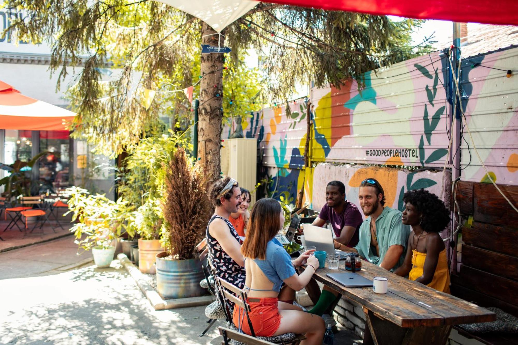 Good People Design Hostel Beograd Bagian luar foto